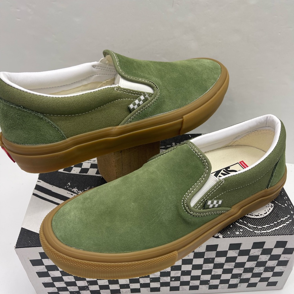 Vans • WMNS Suede Skate Slip-On
Green/Gum
VN0A2Z3117P Sneakers - Picture 12 of 16